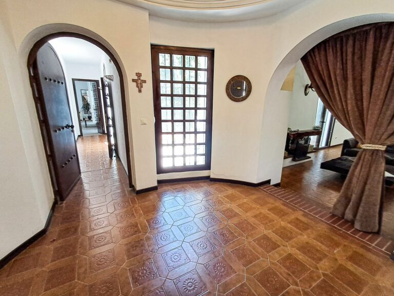 d4d3fd196ea65a92fcd9be1472a67cf8 - 4