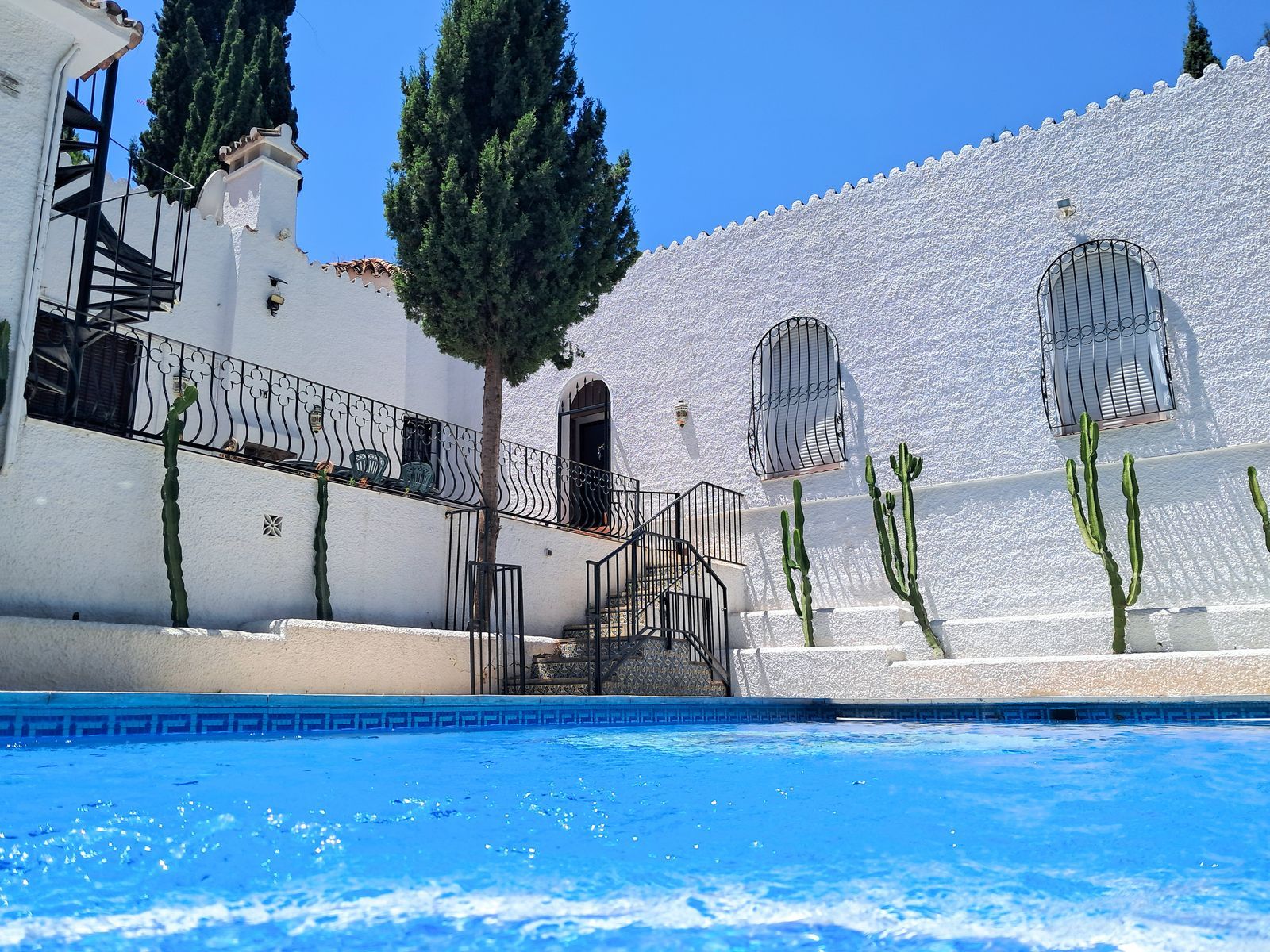 d4d3fd196ea65a92fcd9be1472a67cf8 - 6