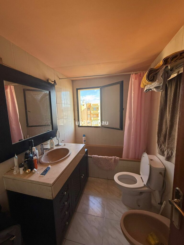 d6f9f527f3a2b74e1b0386fb3ef6884e - 11