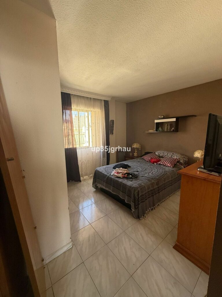 d6f9f527f3a2b74e1b0386fb3ef6884e - 13