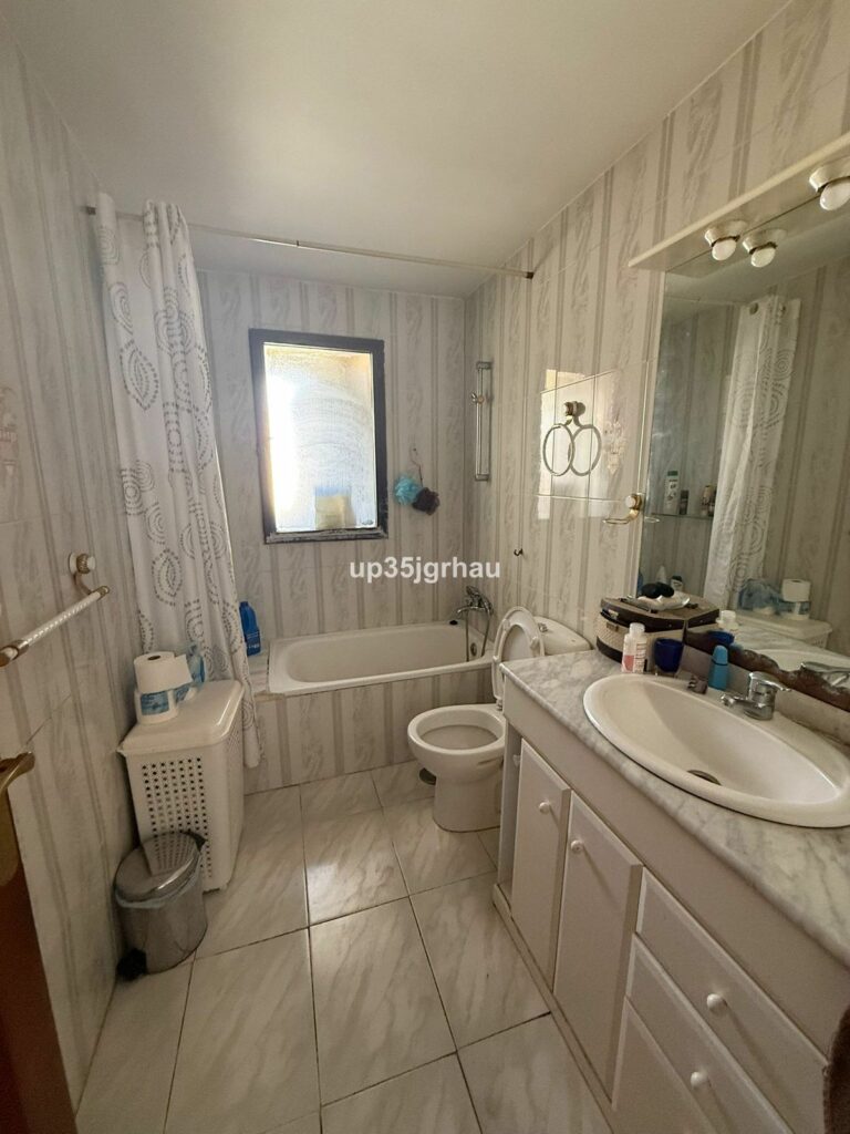 d6f9f527f3a2b74e1b0386fb3ef6884e - 9