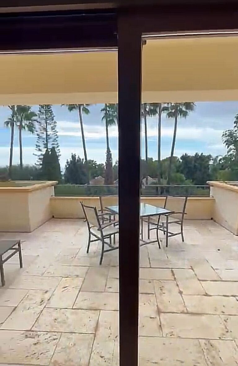 d971c8d52f91364fcb88e7f8aeba4fbb - 10