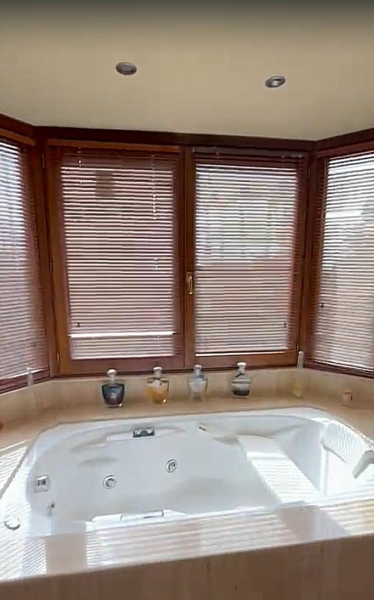 d971c8d52f91364fcb88e7f8aeba4fbb - 15