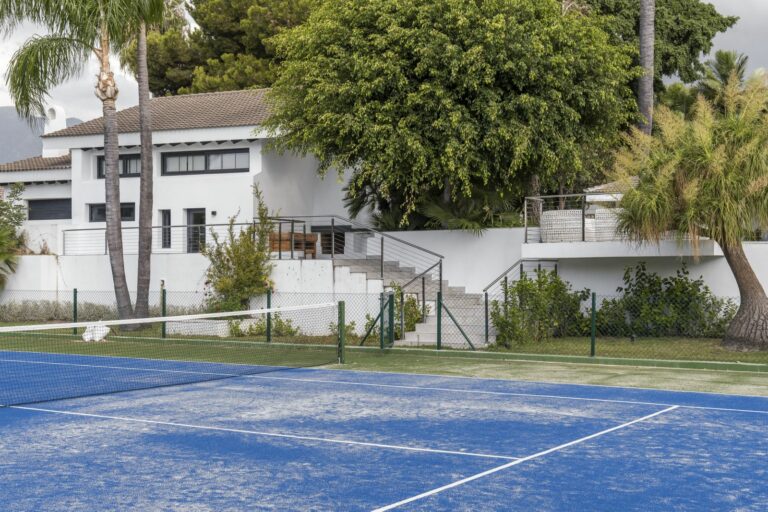 daa1ffe3335b2320b6fd89bdc1849e93 - 12