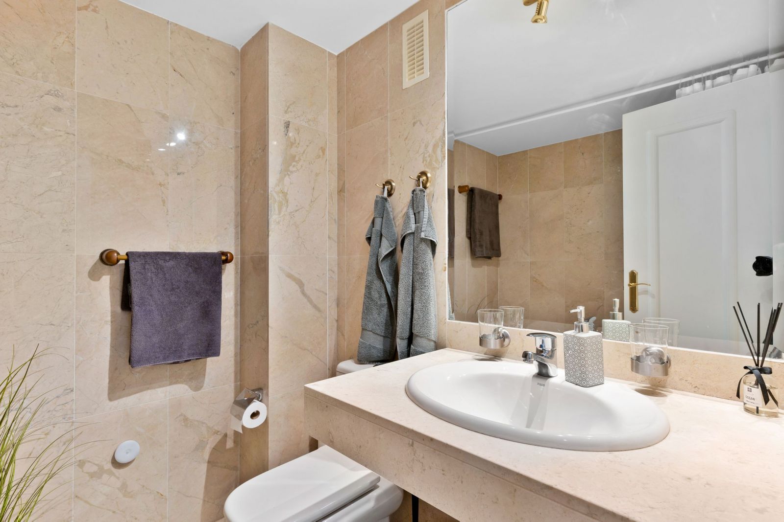 e2f8cd315093b87f71da30d231c9ede7 - 12