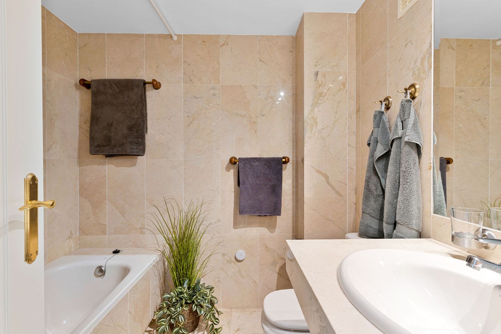 e2f8cd315093b87f71da30d231c9ede7 - 13