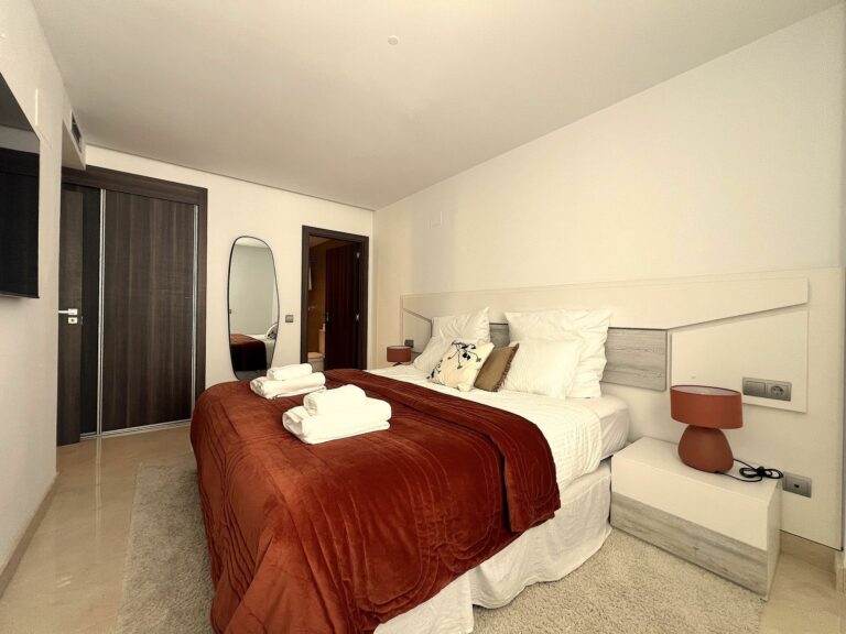 e4ecbf64e1b386066e3704fefaa5f004 - 9