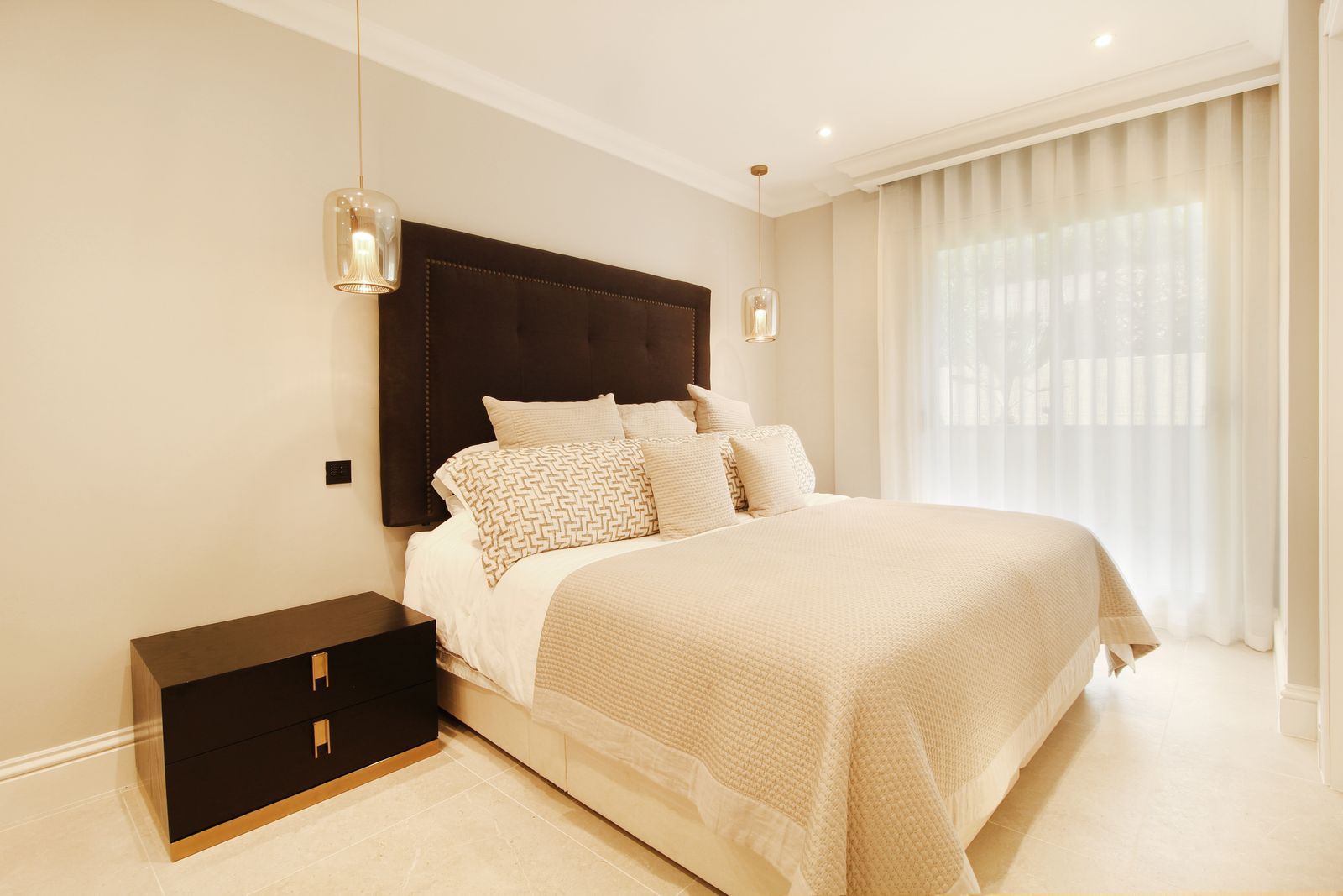 e6ceb05303c3a3873c1f4d3d8cf55a3f - 16