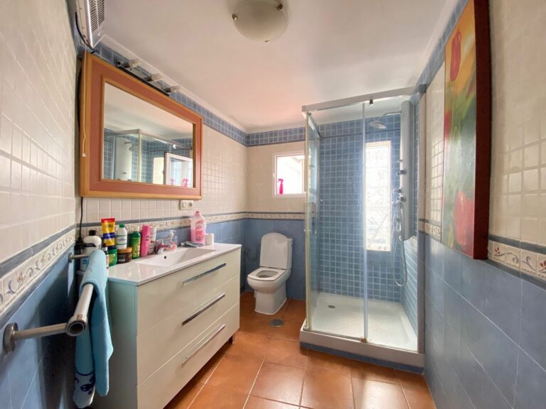 e6da2662f3c7597f1dbcd4f2b5b1c726 - 16