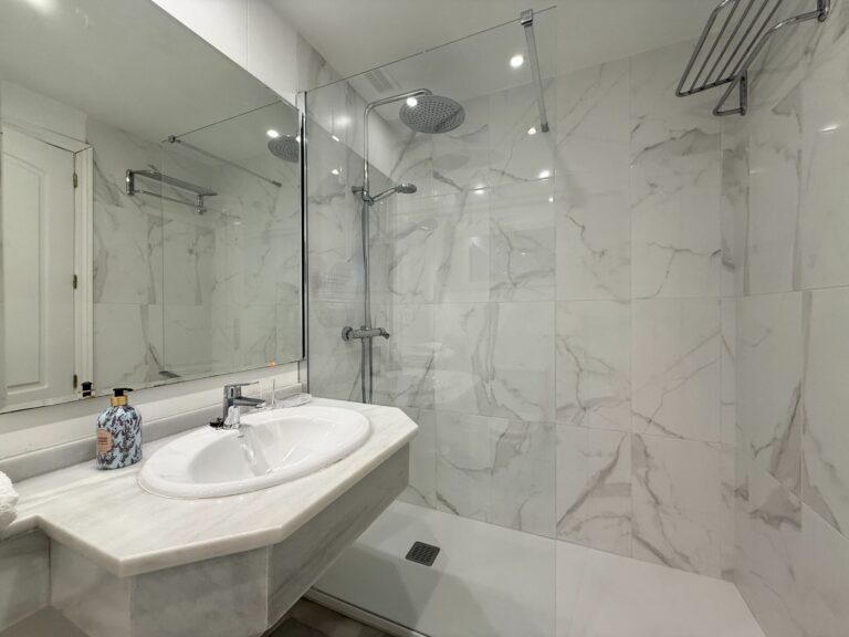 e6ed976541101d0af67ec2c2c940d439 - 14