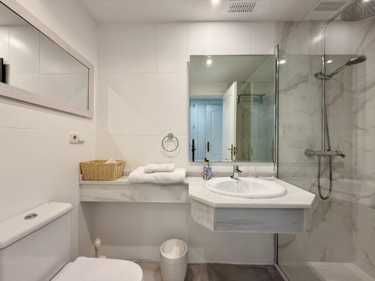 e6ed976541101d0af67ec2c2c940d439 - 15