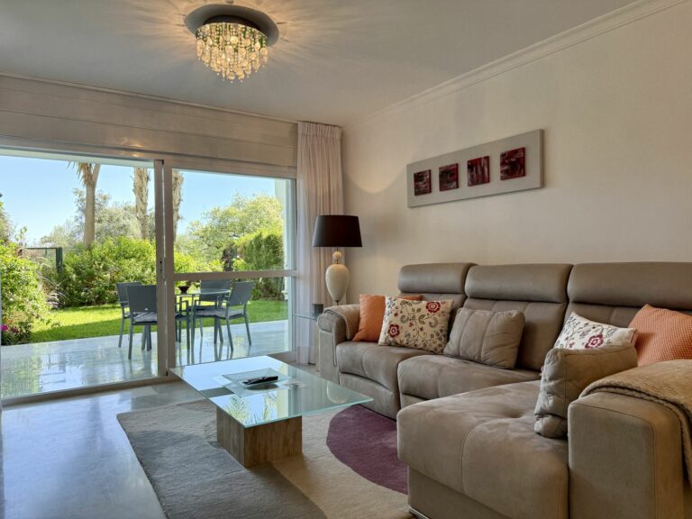 e6ed976541101d0af67ec2c2c940d439 - 8