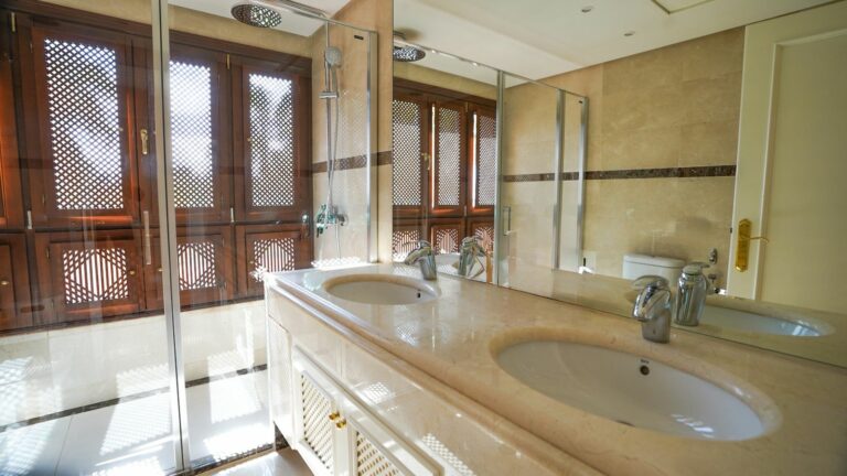 e6fd859f7a6aa9efc58f8d917f6902fd - 11