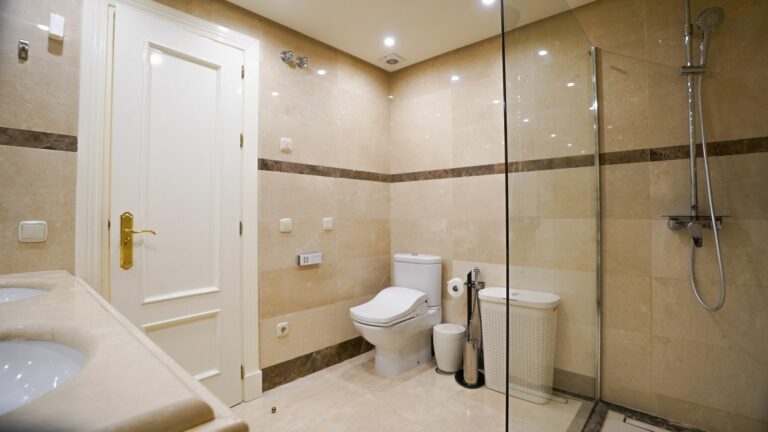 e6fd859f7a6aa9efc58f8d917f6902fd - 12