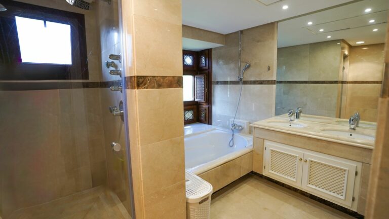 e6fd859f7a6aa9efc58f8d917f6902fd - 15