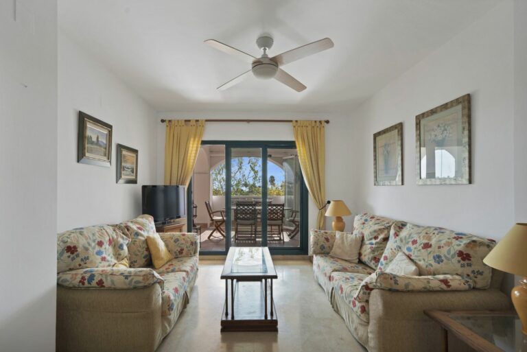 e7b0c9543755d8b72c48a09e1a8d0e01 - 14