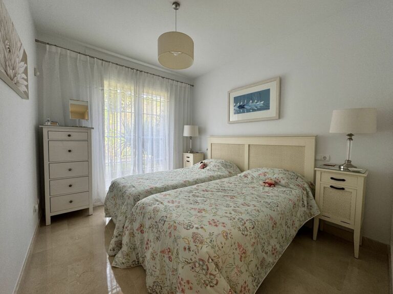 e7b3ea332461863108861386b7c5c056 - 16