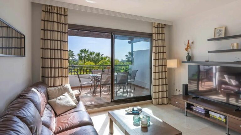 e993435d87de1f1af0139ddcd6b33c79 - 11