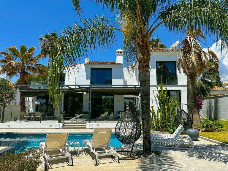 ea6b82e059f1c9f8e7a2e9f84a005933 - 1