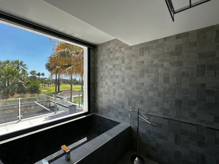 ea6b82e059f1c9f8e7a2e9f84a005933 - 12