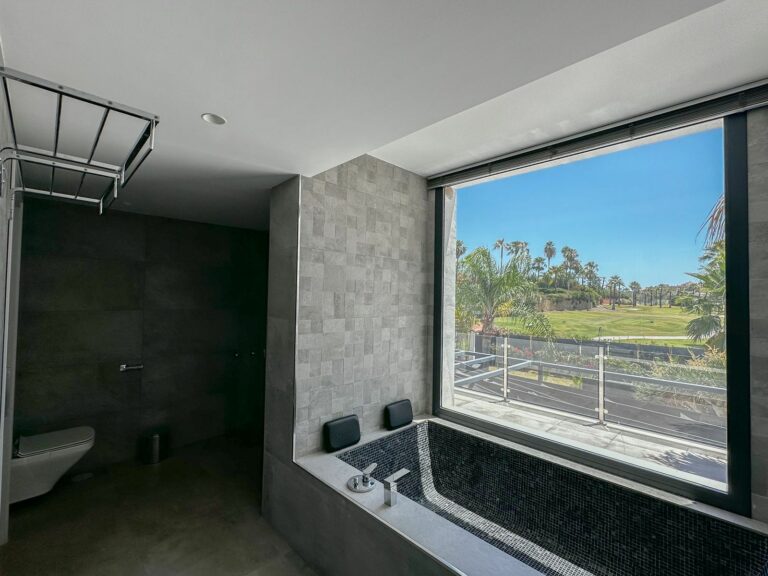 ea6b82e059f1c9f8e7a2e9f84a005933 - 13