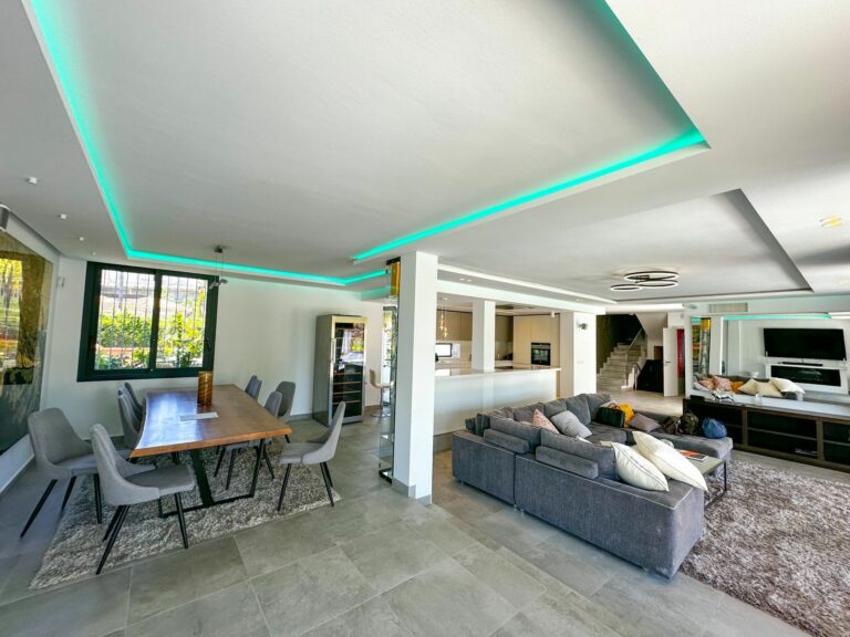 ea6b82e059f1c9f8e7a2e9f84a005933 - 6