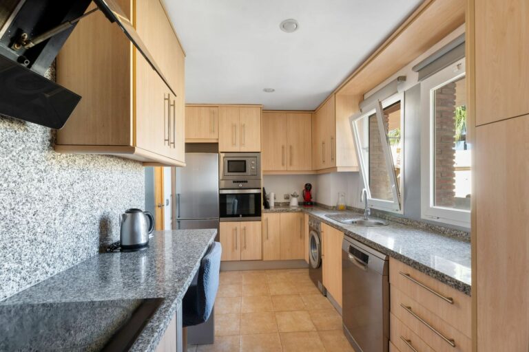 ed42877dfd73fe334d872123fa247adf - 9