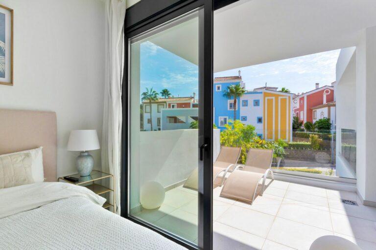 f1446a0cd3daa6361c44f8fd6fd03b4a - 11