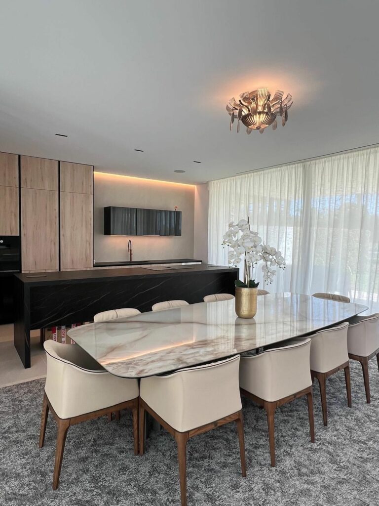 f69aecb1fb74f542a98fa749212e7810 - 11