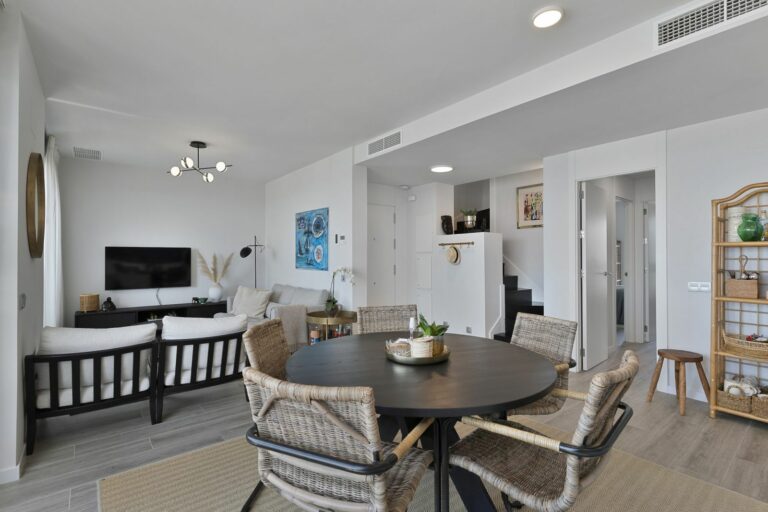 f6e37041c8b81e32f593b67ac27962d4 - 11