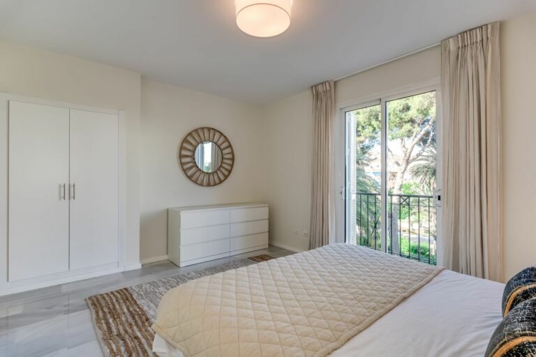 f8f672bdc7ea005928bf797614a4fd66 - 13