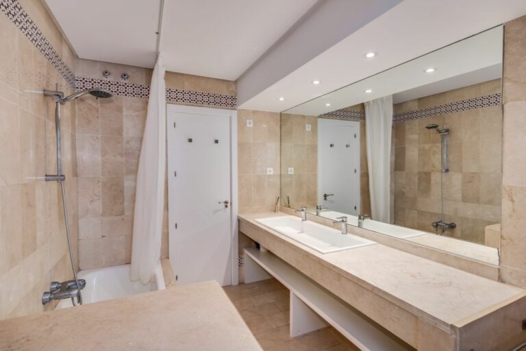 f8f672bdc7ea005928bf797614a4fd66 - 15