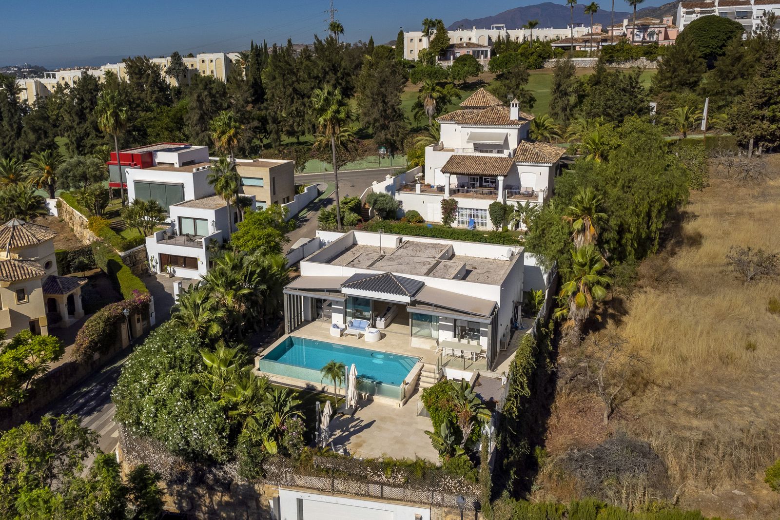 f9048e035dc07d431e5c99fedfec33f3 - 1