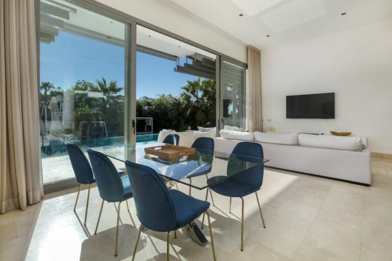 f9048e035dc07d431e5c99fedfec33f3 - 14