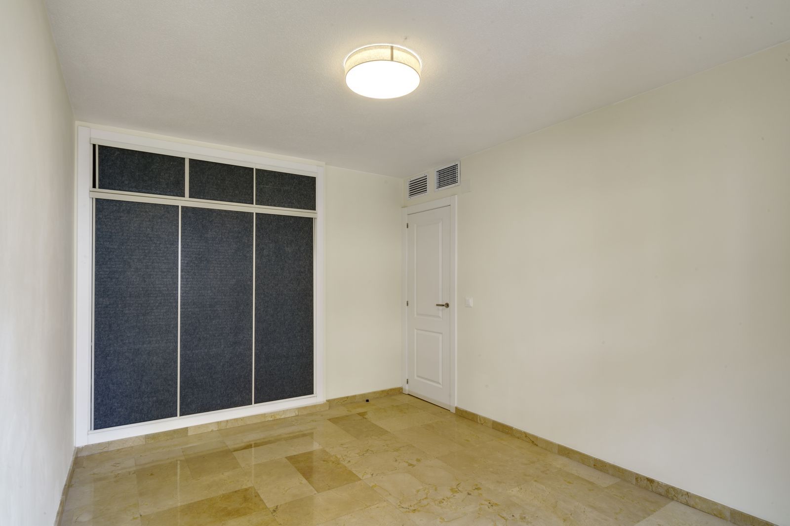 fd30ce9c4074b72c0da5c91ecb5e0bbf - 14