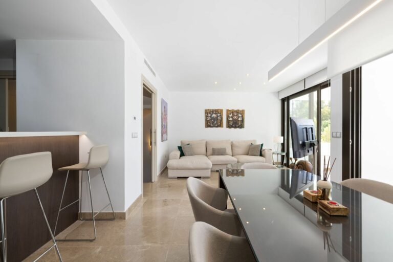 01e1a7d2509dd4b06fb78ab138fc5b36 - 11