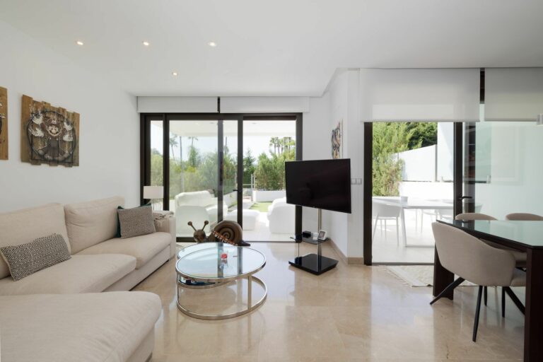 01e1a7d2509dd4b06fb78ab138fc5b36 - 4