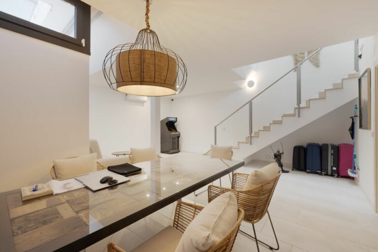 01e1a7d2509dd4b06fb78ab138fc5b36 - 7