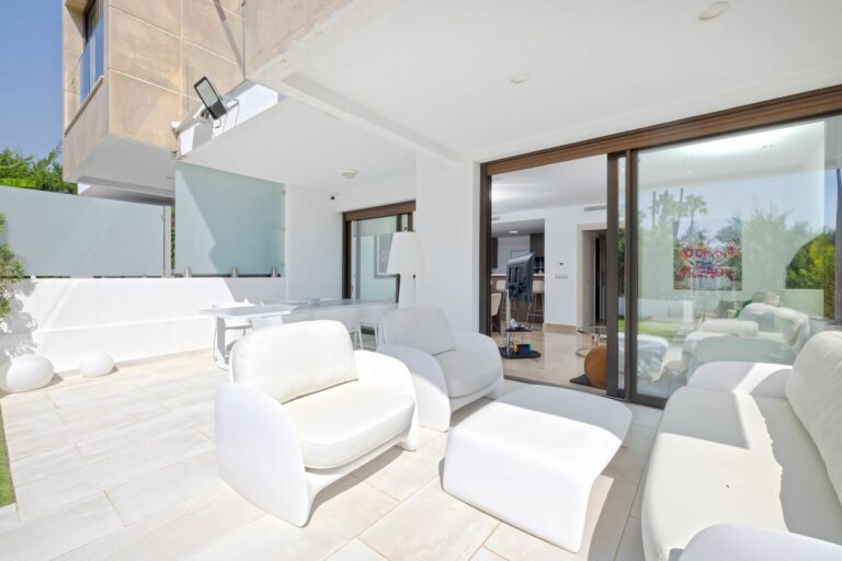 01e1a7d2509dd4b06fb78ab138fc5b36 - 8