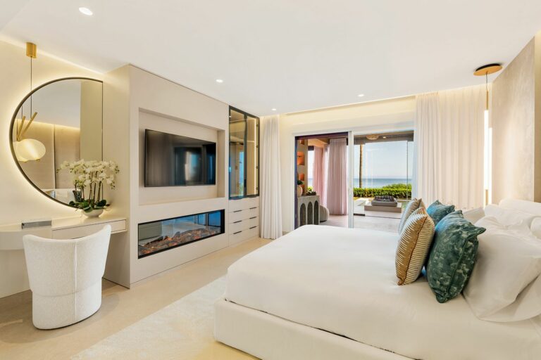 0200af5804e46ae4e3393cab36734288 - 12