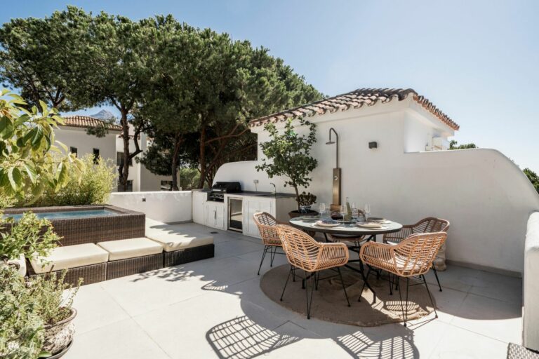 02ebd14ecfeb2f5c45c8ed69c988f765 - 1