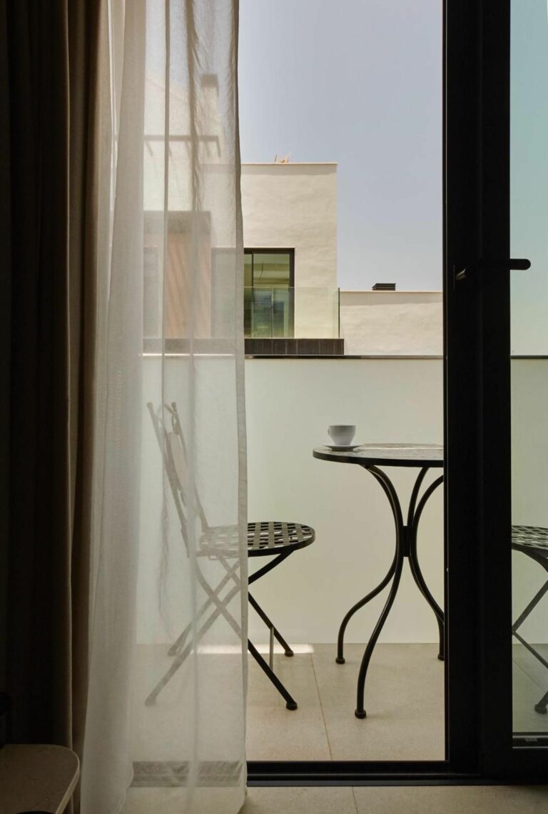 0404de04e900c77f260ae52bb5911e52 - 16