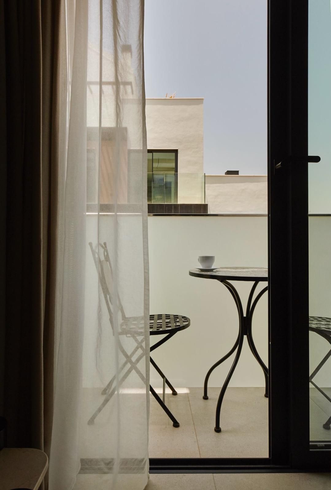 0404de04e900c77f260ae52bb5911e52 - 16