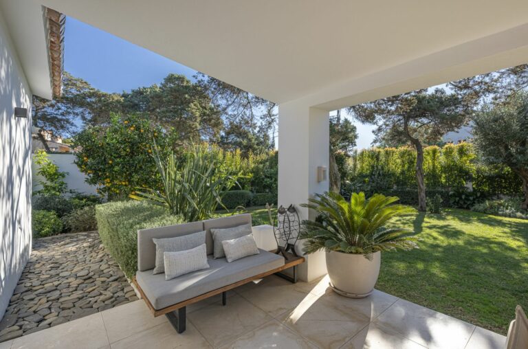 046bb08b454a99d21f83447e4590ef4b - 10