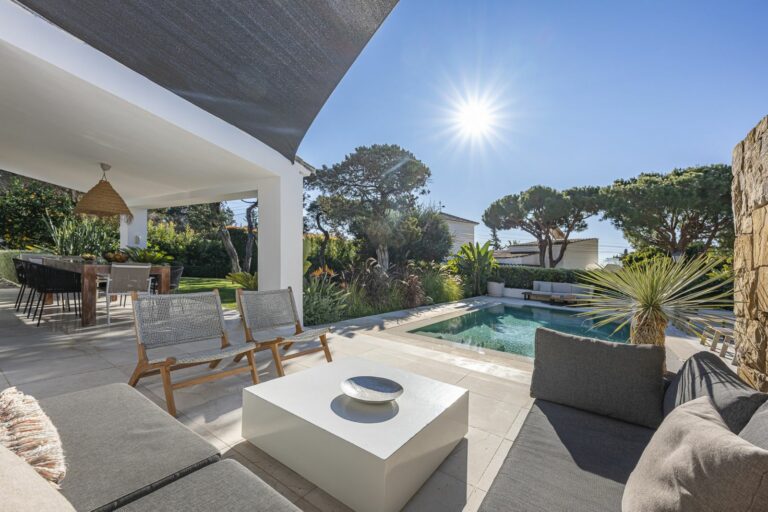 046bb08b454a99d21f83447e4590ef4b - 6