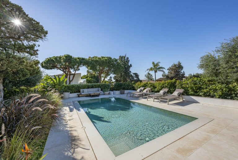 046bb08b454a99d21f83447e4590ef4b - 7