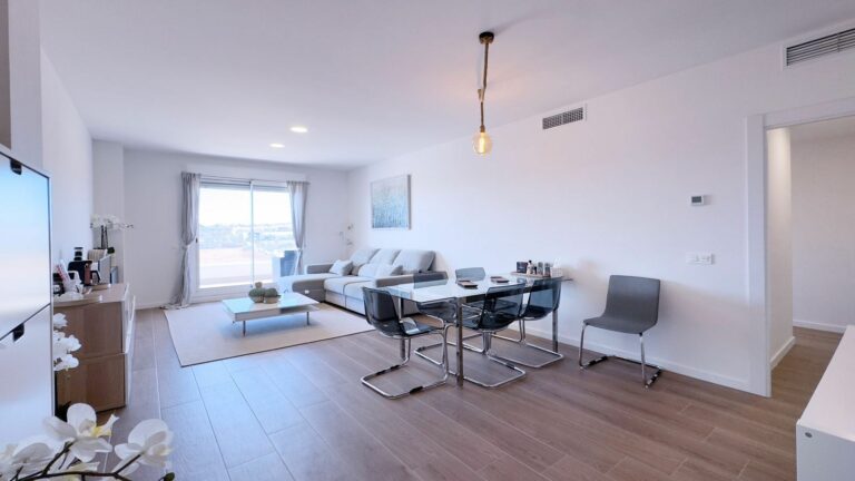 049444f0462449f7bc8a2ef9536acd76 - 1