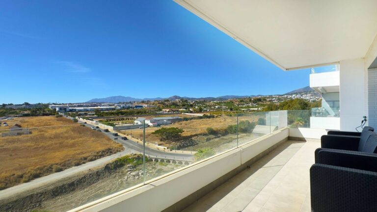 049444f0462449f7bc8a2ef9536acd76 - 9