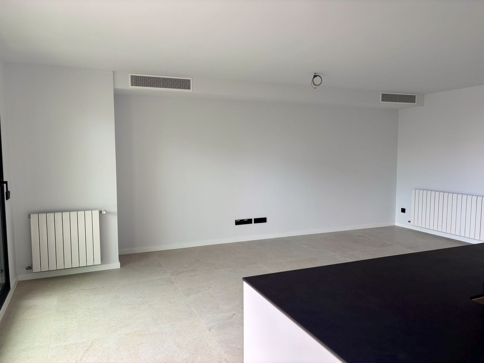 053050be8738256ef9d00e370064e256 - 12