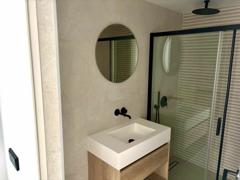 053050be8738256ef9d00e370064e256 - 15